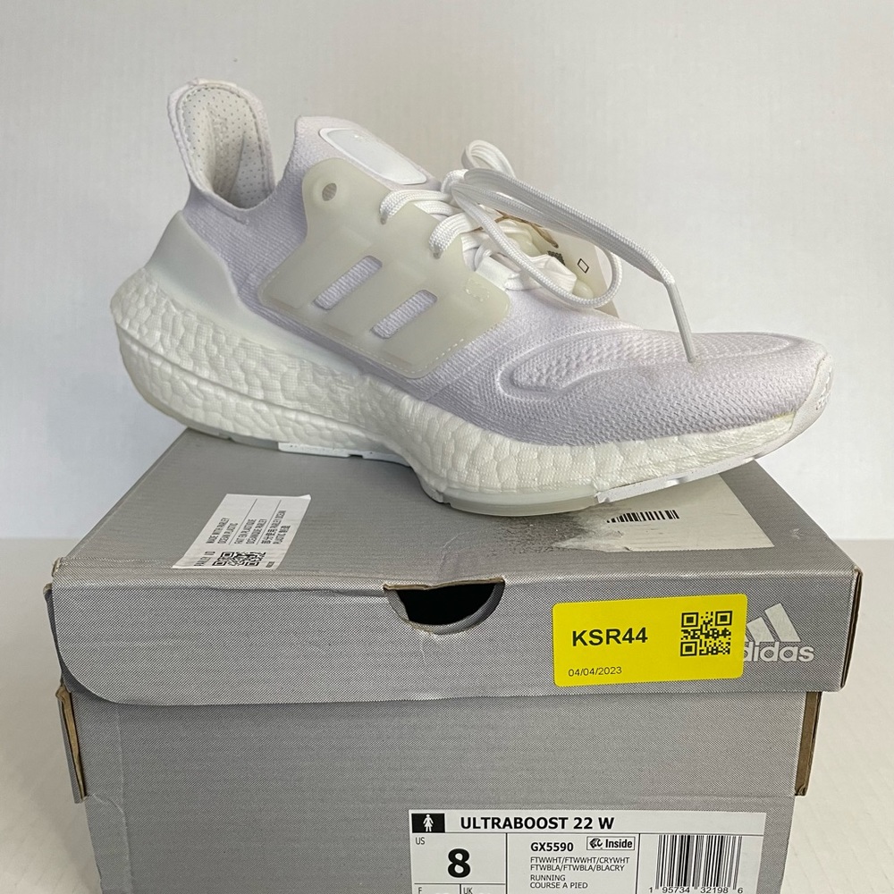 Adidas Shoes Women’s Size 8 UltraBoost 22
Triple White Running Sneakers GX5459 - Picture 3 of 8